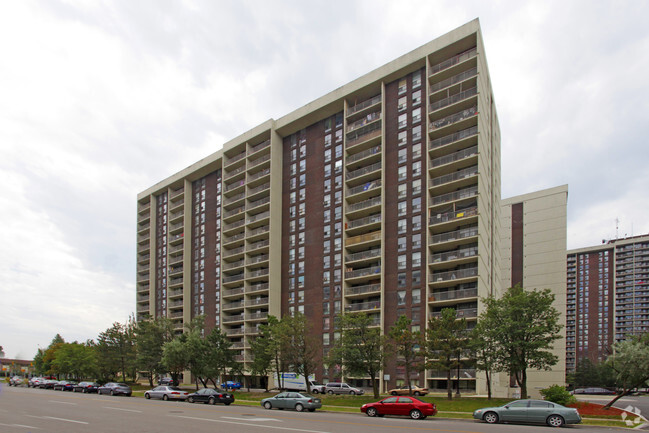 Primary Photo - Ross Towers