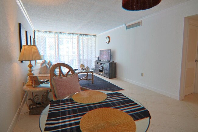 Foto del edificio - 3545 S Ocean Blvd