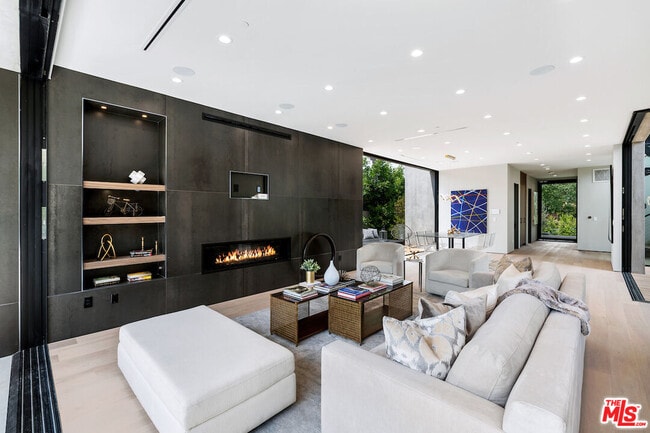 Foto del edificio - 434 Flores St