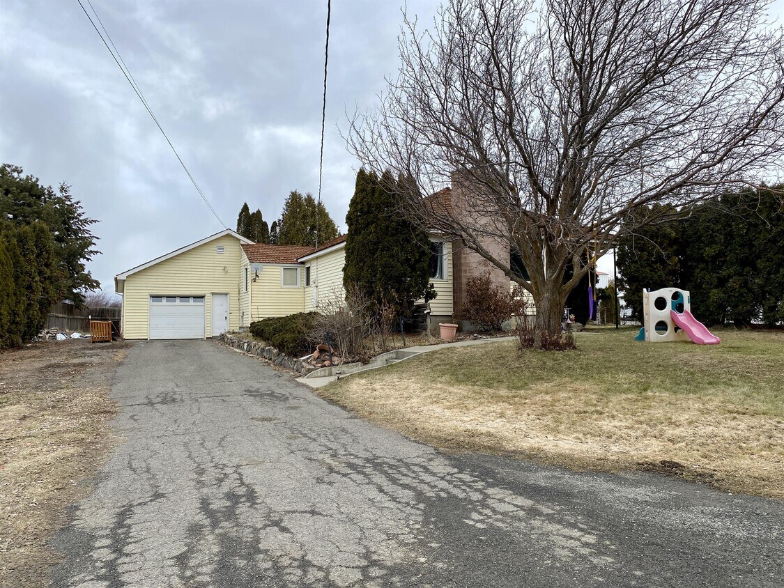 1033 Cascade Ct, Ellensburg, WA 98926 House Rental in Ellensburg, WA