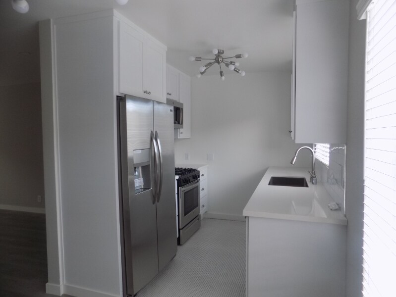 Photo - 646 S Barrington Ave (Los Angeles, CA)