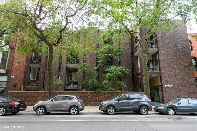Building Photo - 1750 N Wells St
