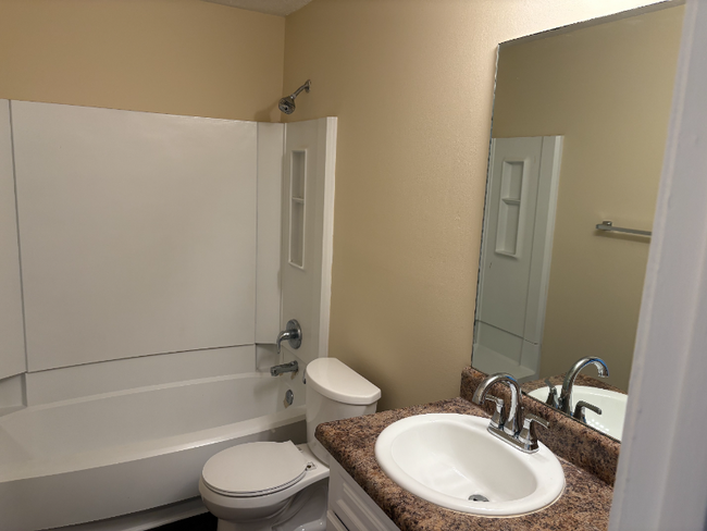 Foto del edificio - 527 Charleston Ln