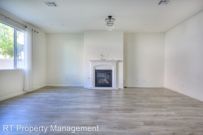 Foto del edificio - 4 br, 3 bath House - 8264 Arancino Ct