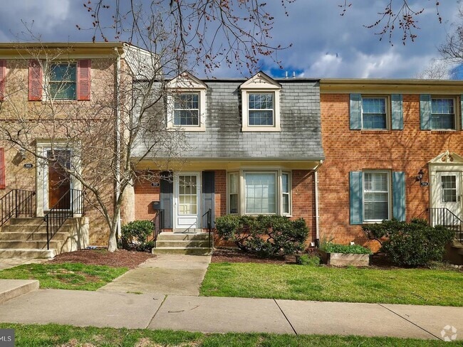 Building Photo - 5952 Westchester Park Dr