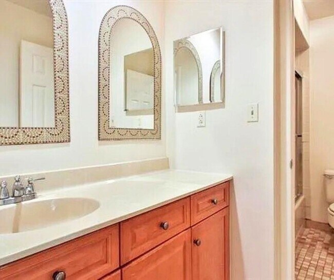 Foto del edificio - 700 Mainsail Ln