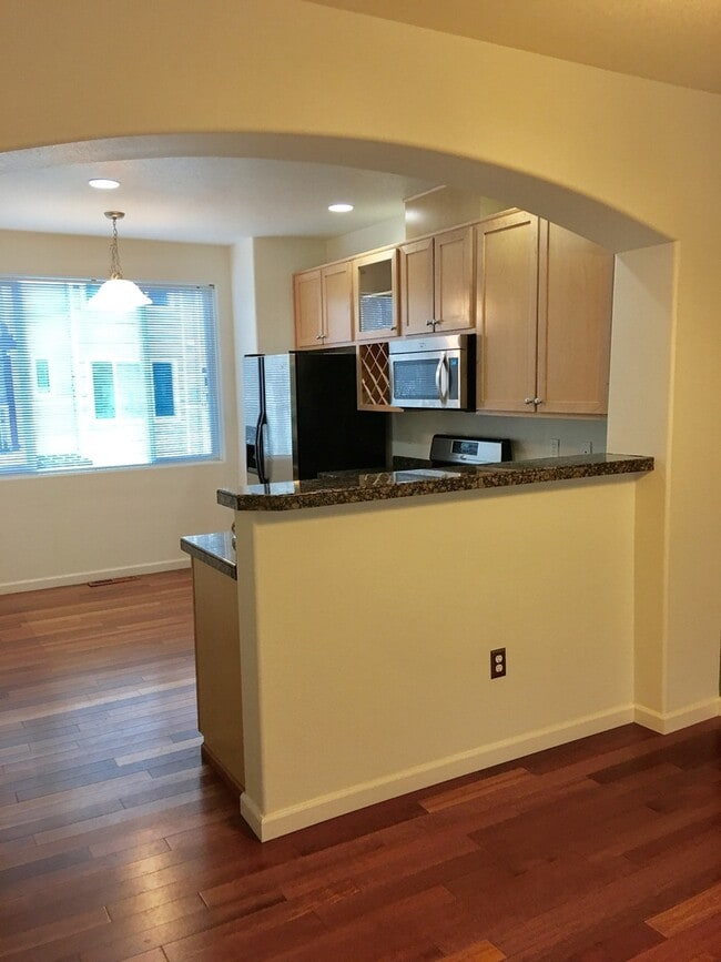 Foto del edificio - Stylish 2br/2.5ba Townhome with garage and AC in great Beaverton location