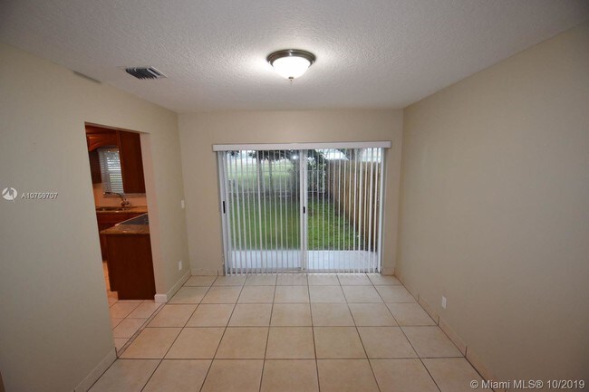 Building Photo - 10154 Aqua Vista Way