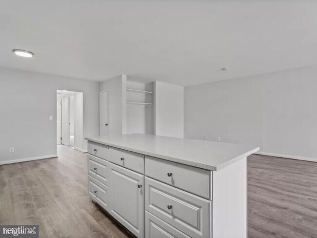 Foto del edificio - 7507 Spring Lake Dr