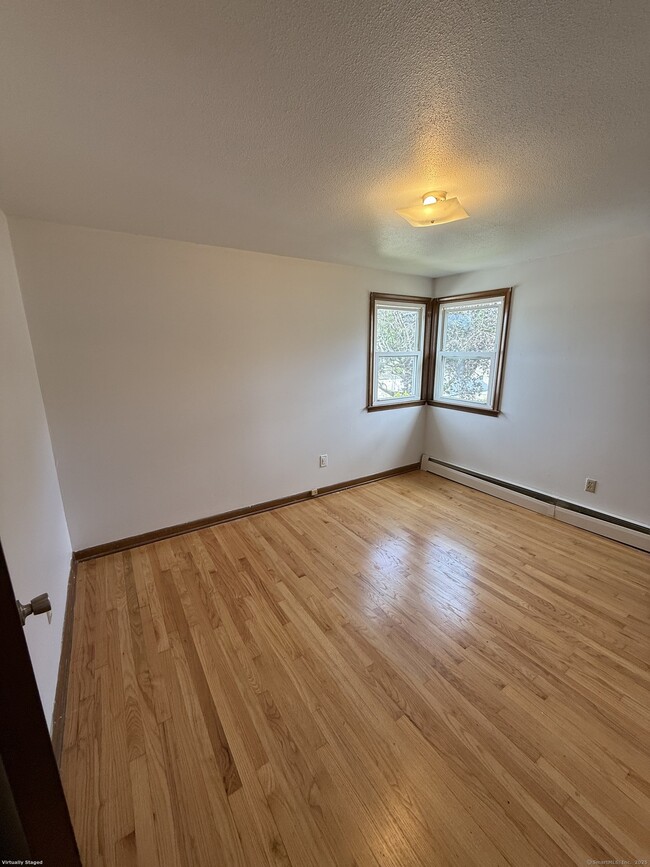 Building Photo - 147 Overlook Ave