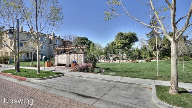 Foto del edificio - 3 br, 3.5 bath House - 60 Muller Place