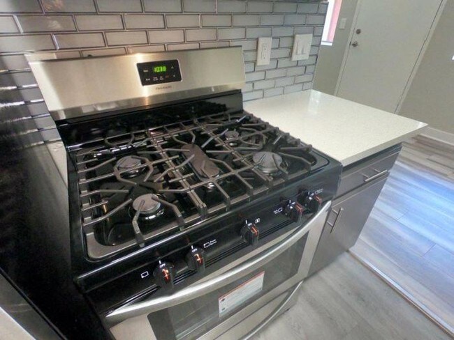 Foto del edificio - 1 bedroom in Sherman Oaks CA 91411