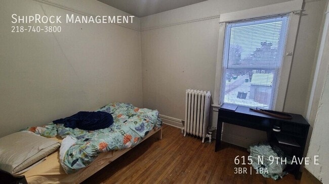 Foto del edificio - 615 N 9th Ave E