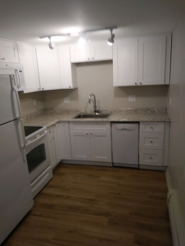 Primary Photo - 66 Center St