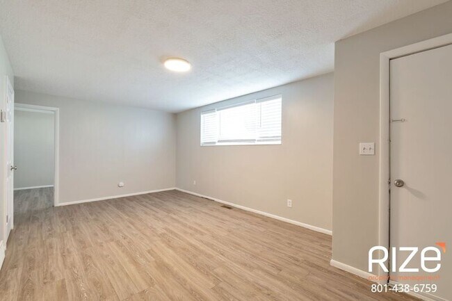 Building Photo - 1845 W 2700 S