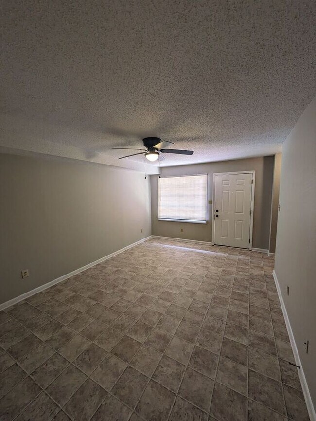 Foto del edificio - 2BD/1.5BA Renovated Townhome