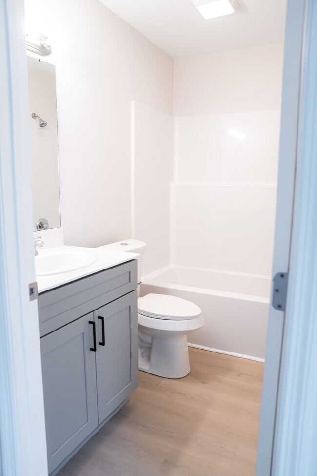 Baño - 805 Martin St