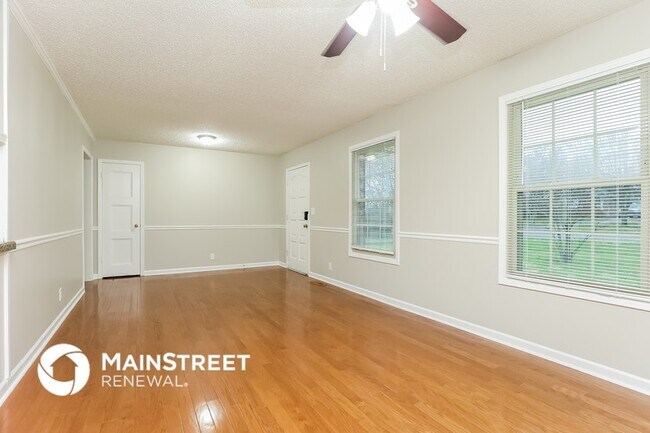 Foto del edificio - 196 Tupper Dr