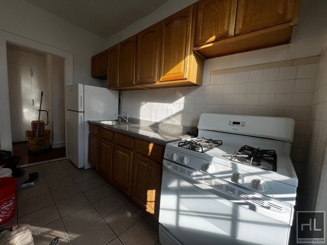 Foto del edificio - MORRIS AVENUE