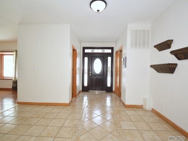 Foto del edificio - 483 Pulaski Rd
