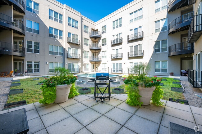 Building Photo - Maxwell Apartments