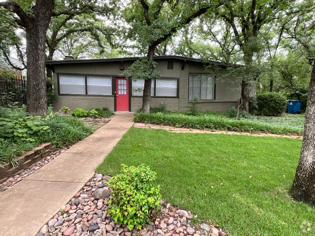 Building Photo - 2953 Peninsula Dr