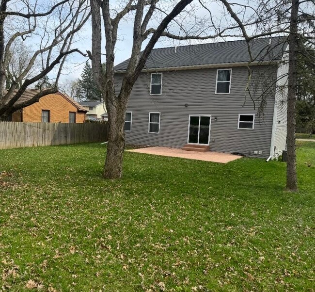 Building Photo - 2682 Valley Dr