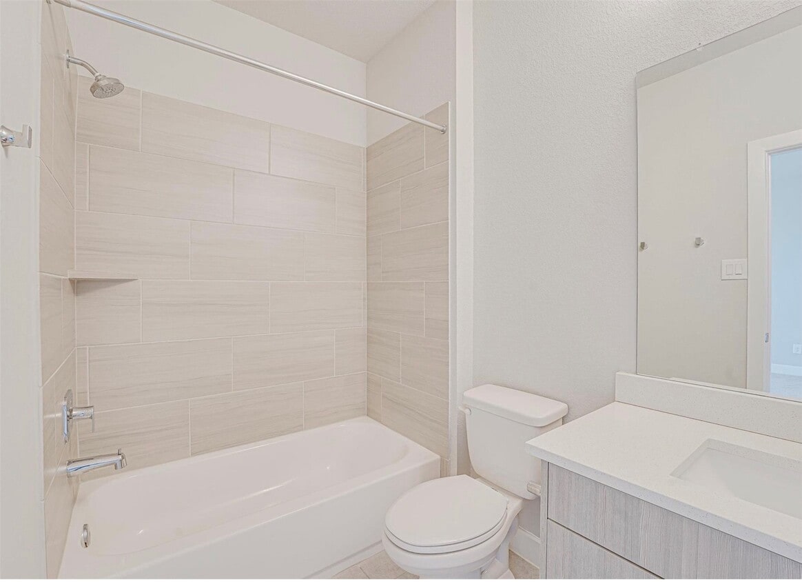 Building Photo - 389 N Centro Cir