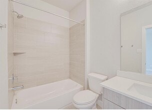 Building Photo - 389 N Centro Cir