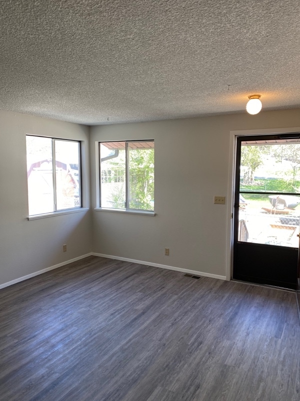 Building Photo - 1512 W Dewey St