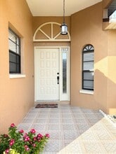 Building Photo - 1503 Overland Dr