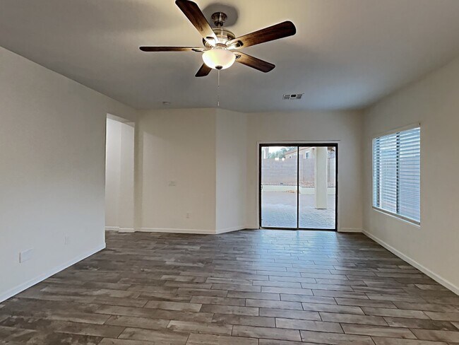 Building Photo - 384 E Camino Rancho Seco