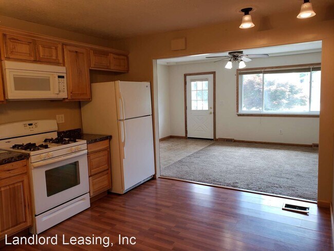Building Photo - 3 br, 1.5 bath House - 934 Oliver Street