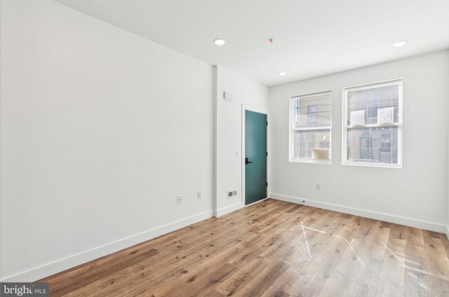 Foto del edificio - 415 W York St