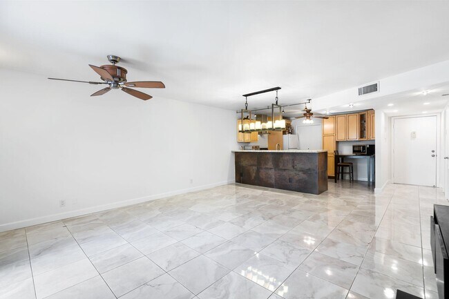 Foto del edificio - 22615 SW 66th Ave