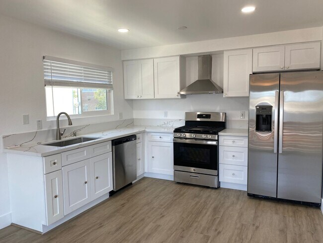 Building Photo - 4410 Highland Ave