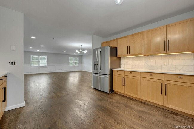 Building Photo - 115 Halstead Ave