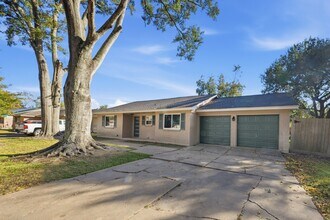 Building Photo - 5002 Cedar Creek Dr