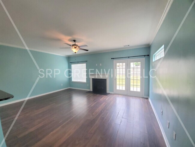 Building Photo - Townes at Brookwood - Beautiful 3 Bed/2.5 ...