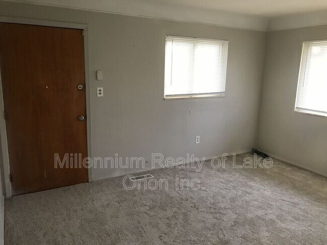 Building Photo - 105 Walnut St