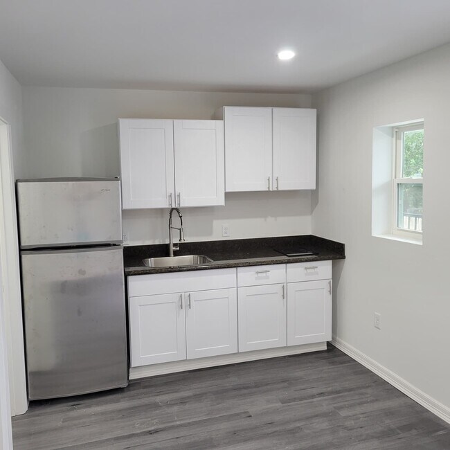 Foto del edificio - 4312 Crane St