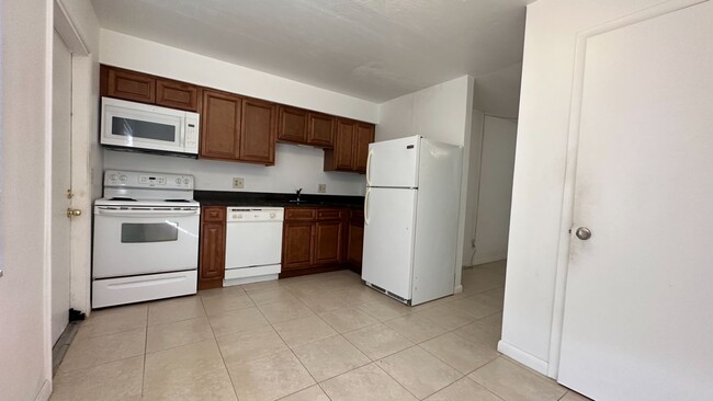 Foto del edificio - 1651 W Oak Ridge Rd Unit A Orlando, FL 32809
