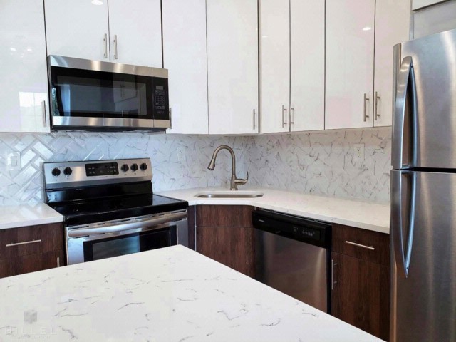 Primary Photo - 34 Rockaway Ave