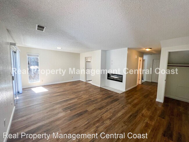 Building Photo - 3 br, 2.5 bath House - 2801 Johnson Ave., ...