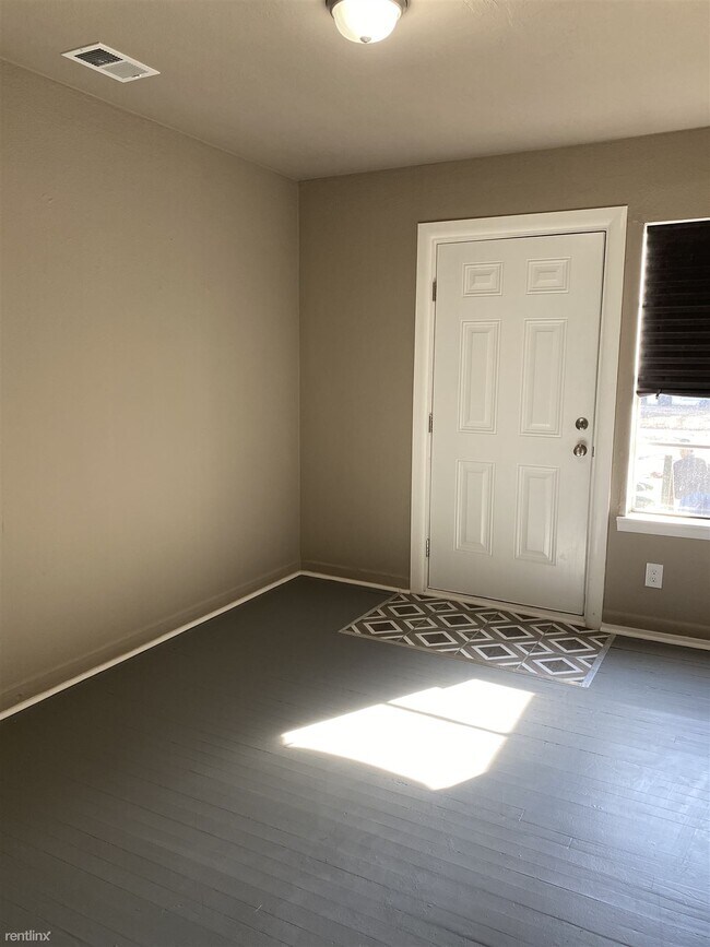 Foto del edificio - 2 br, 1 bath Duplex - 1231 Estelle Street