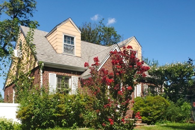 Foto del edificio - 885 Elm Ave