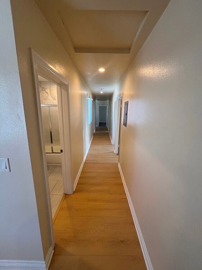 Foto del edificio - 1685 E 110th St