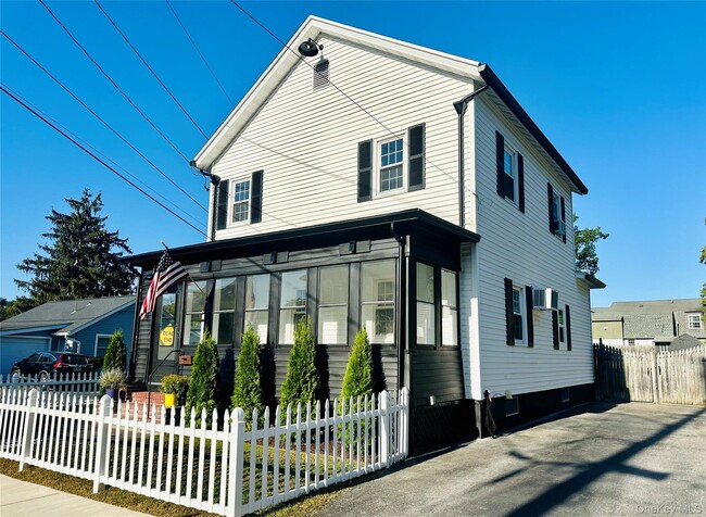Building Photo - 14 Brown Ave