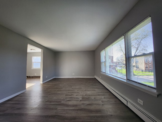 Building Photo - 6437 S Evans Ave