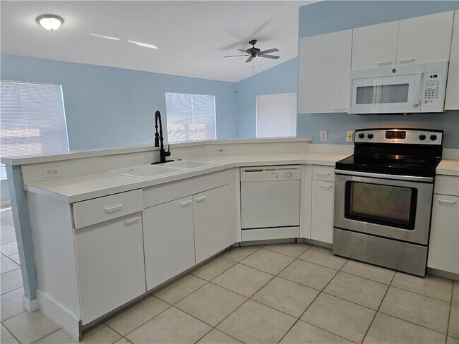 Foto del edificio - 481 10th Pl